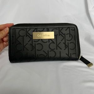Like-new leather Calvin Klein wallet